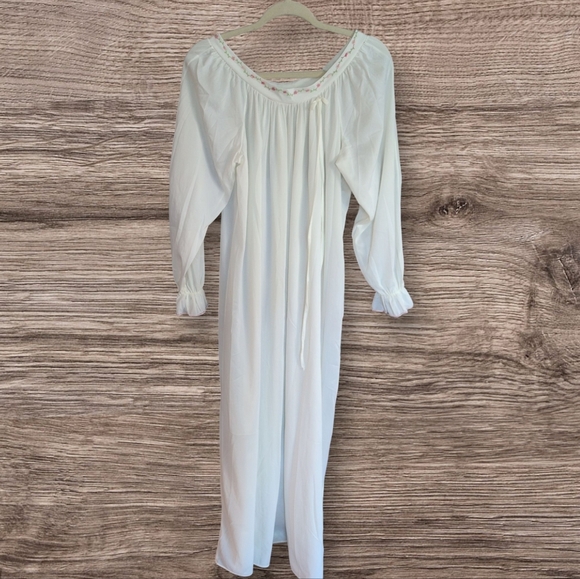 Miss Elaine Vintage 70s Nightgown With Sheer Robe - Picture 4 of 6